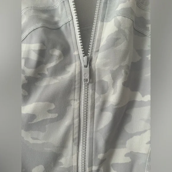 Lulu lemon define Jacket - Picture 2 of 5